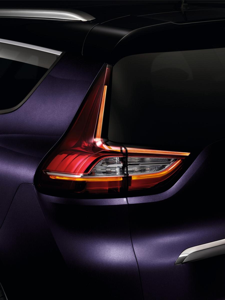 Детали экстерьера Renault Grand Scenic Initiale Paris 2017 года  (WW) (фото 6 из 12)